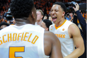 Tennessee Volunteers at Kentucky Wildcats Betting Pick and Prediction