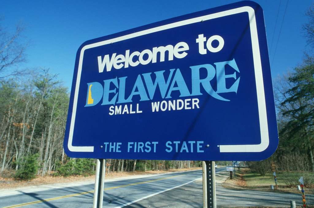 Delaware welcome sign at the state border.