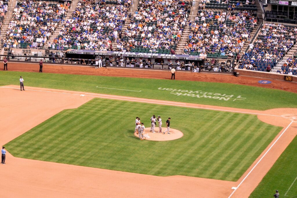 Phillies play the Mets in the MLB.