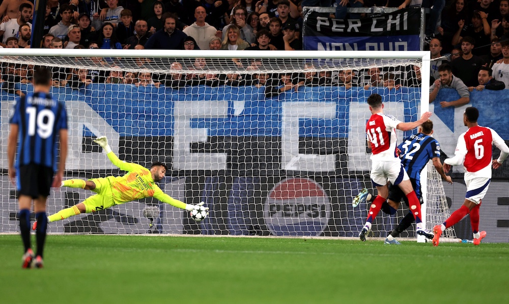 David Raya made a fantastic double-save for Arsenal against Atalanta in Week.1 of the Champions League.