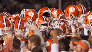 #17 Clemson vs #8 SMU Prediction: SMU Aims to Stun New Conference in ACC Title Game (Dec 7)